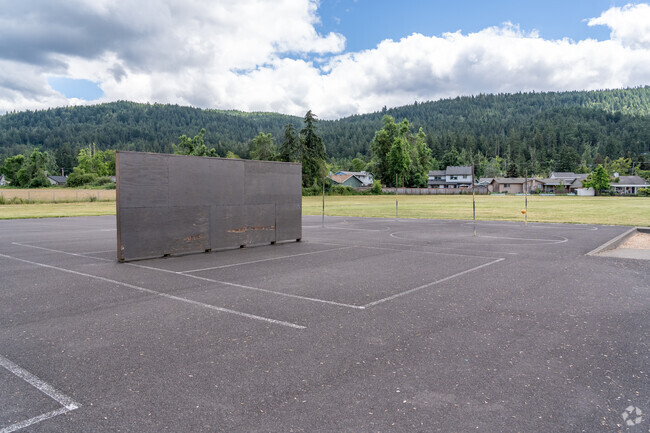 Thurston Elementary School has varieties of activities for students in Outer Springfield.