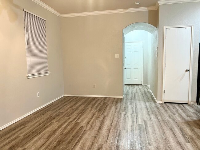 2324 Aldergate Dr, Arlington, TX 76012 - photo 4