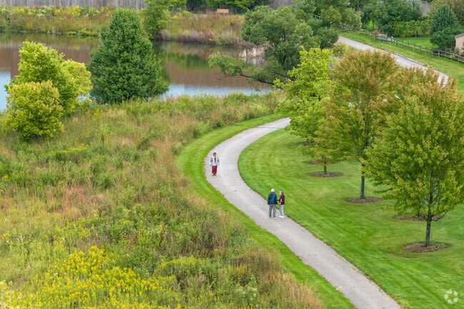 Sitting at the heart of the community are trails that snake along the lovely Wildflower Lake.