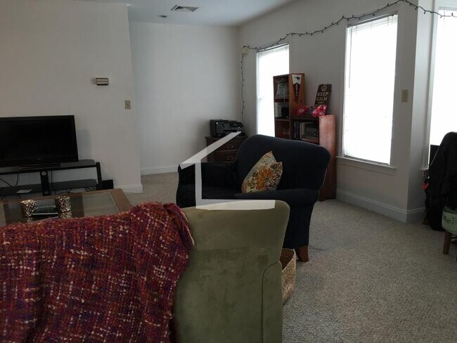 8 Glencoe St unit 3, Brighton, MA 02135 - photo 5