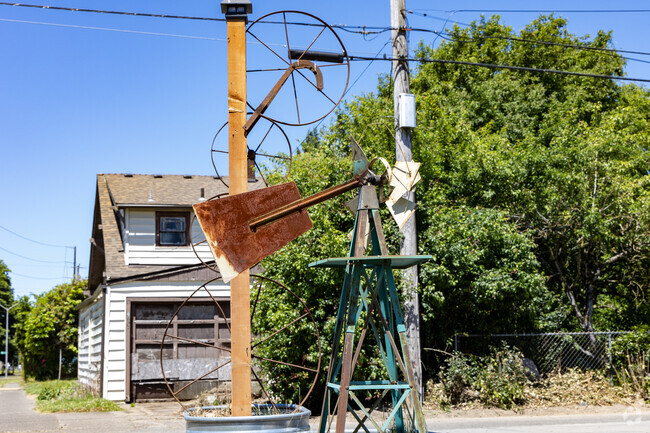 Quirky sculptures bring out the uniqueness of the Highlands neighborhood.
