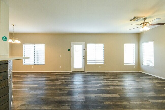 22243 N 29th Dr, Phoenix, AZ 85027 - photo 4