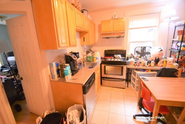 9 Warwick St, Roxbury Crossing, MA 02120 - photo 3