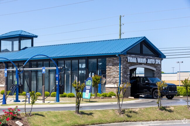 Centerville, Georgia has plenty of car washing just in case you need to get thta car cleaned up/