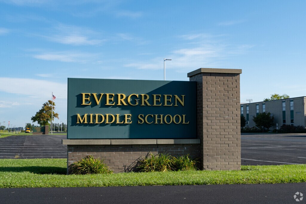 Evergreen Middle School provides education in the neighborhood of 
Fulton County