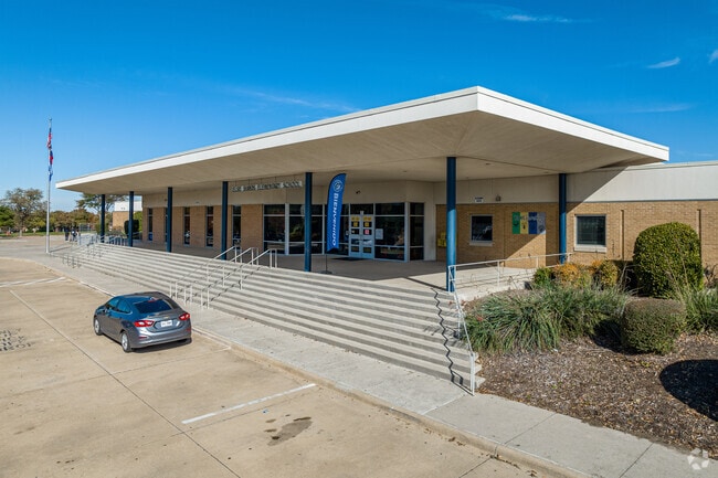 Shands Elementary School in the Casa View neighborhood of Mesquite.