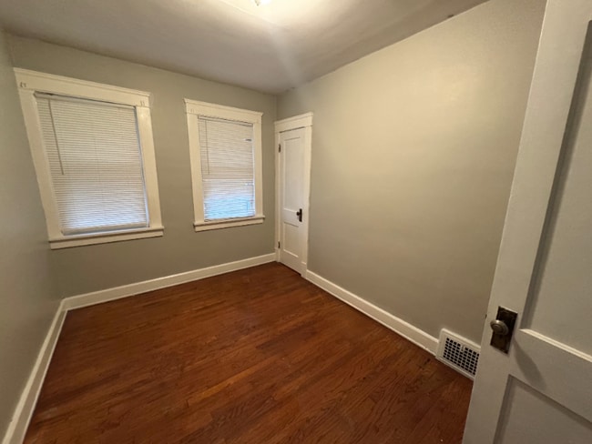 19901 Naumann Ave, Cleveland, OH 44119 - photo 6