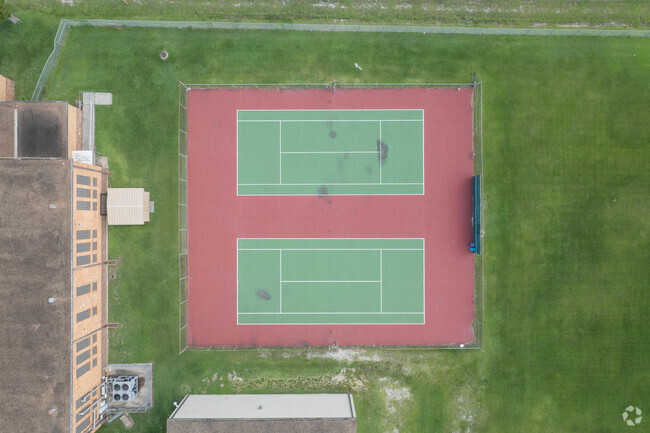 Aldine Middle School provides various extracurricular activities.