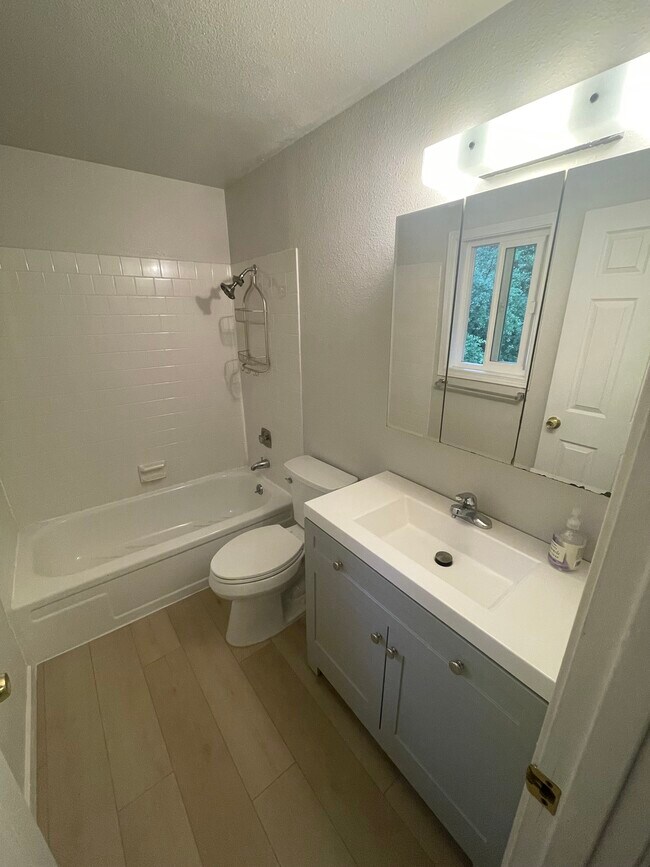 3228 SW Dolph Ct, Portland, OR 97219 - photo 7