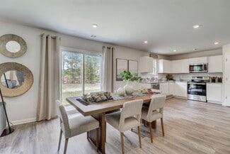 15308 Woodland Ridge, Southgate, MI 48195