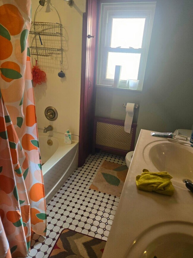 719 E Gibson St unit Room for rent, Scranton, PA 18510 - photo 7