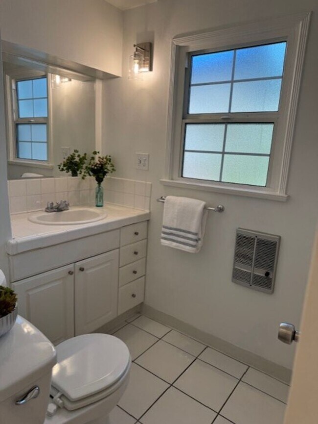 2511 Foothill Blvd unit 2313 1/2 Foothill Bl, La Crescenta, CA 91214 - photo 5