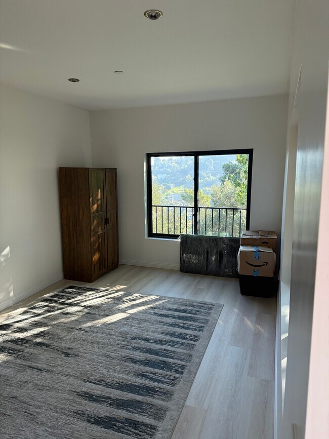 2315 Loma Vista Place, Los Angeles, CA 90039 - photo 3