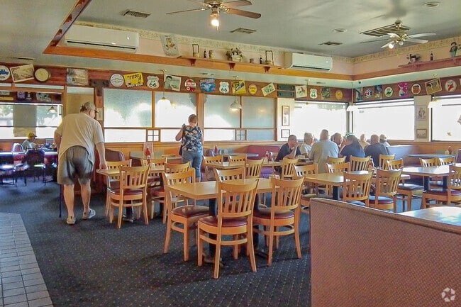 Local residents of Wasco are enjoying a delicious breakfast at Cafe 101.