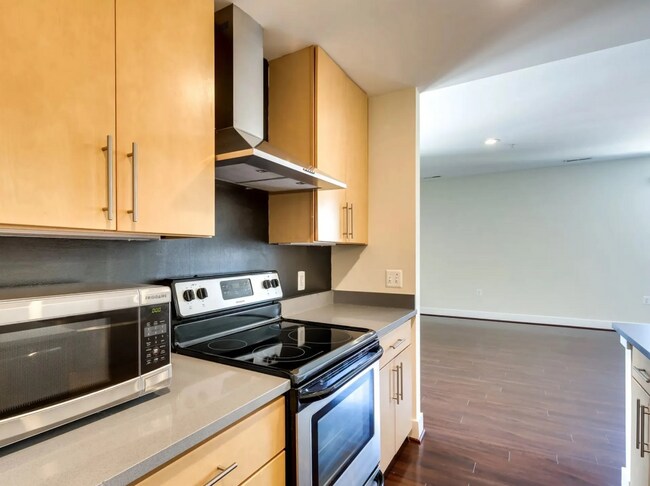 1212 East, Baltimore, MD 21224 - photo 4