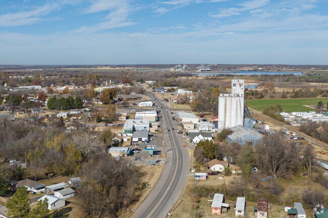 Harrah has a large grain silo located on the main street of the town.