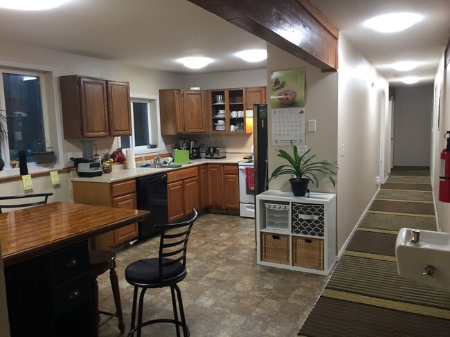 2536 Forest Park Dr unit 1-2, Anchorage, AK 99517 - photo 5