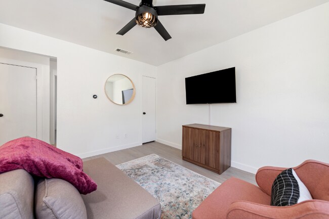 10111 Golden Meadow Dr unit A, Austin, TX 78758 - photo 4