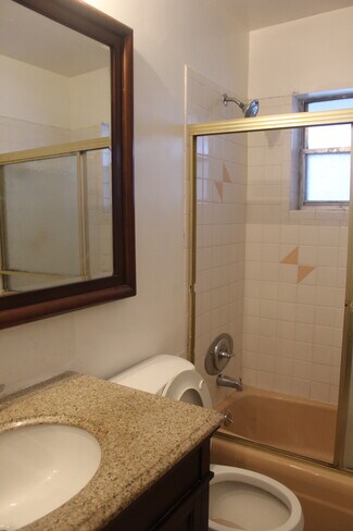 20600 NW 7th Ave Unit 205, Miami, FL 33169