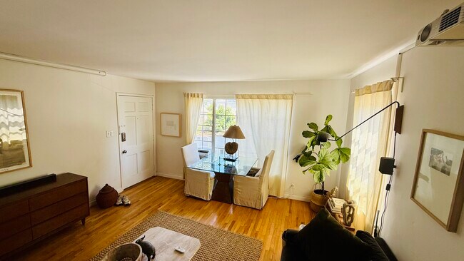 941 Robinson St unit 941 half, Los Angeles, CA 90026 - photo 4