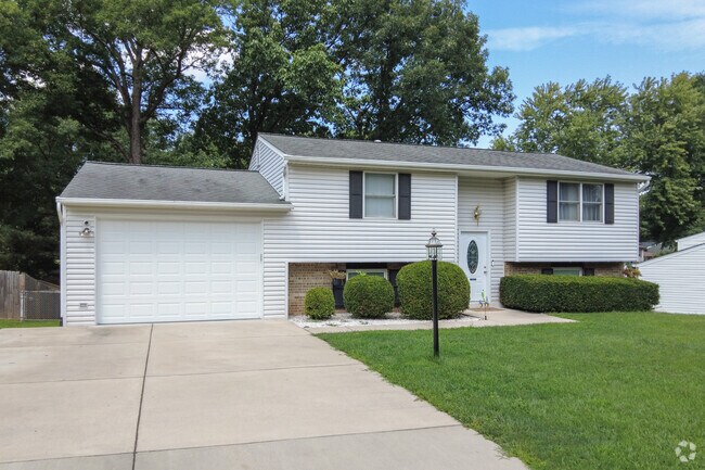 Beautiful split level home in Sterling neighborhood.