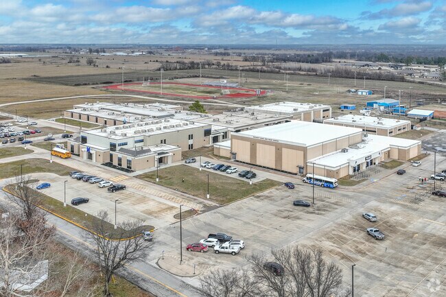 Miami High School is part of the Miami Schools which receives a C+ on Niche.