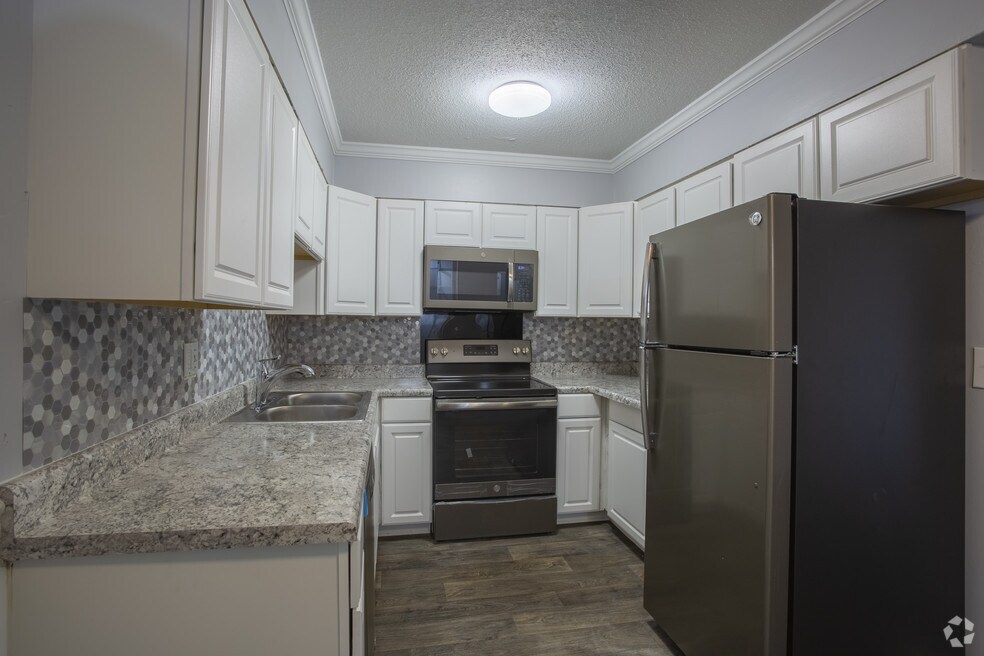 Ashland Commons, Columbia, SC 29210 - photo 1