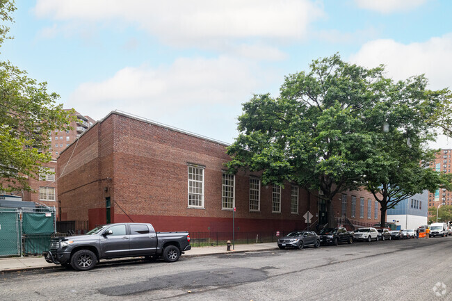 P.S. 206 The Horace Harding School in Queens, New York is near retail and private locations.
