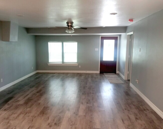 25745 Dulaney St, Splendora, TX 77372 - photo 6