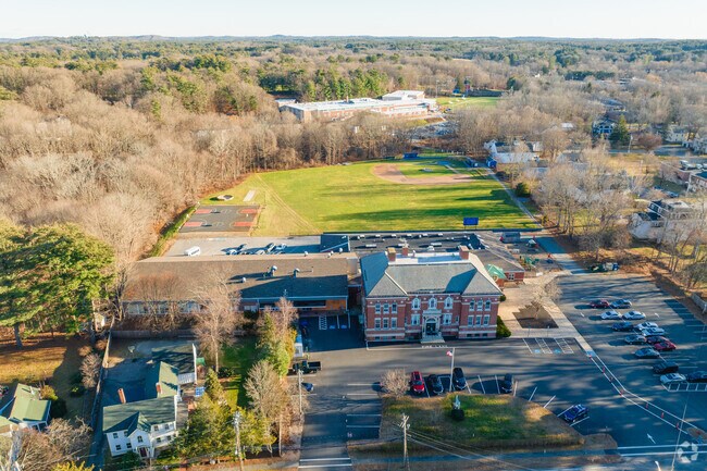 Perley Elementary School provides a well-rounded education and promotes academic excellence.