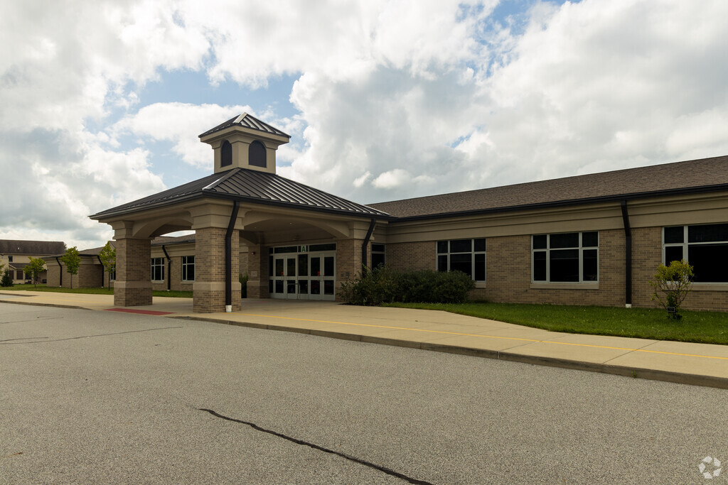 Heavilin Elementary School provides education in the neighborhood 
Valparaiso