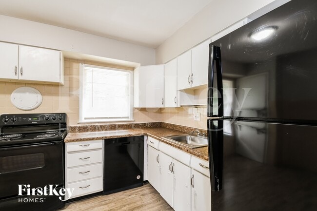 665 Mark Twain Dr, Florissant, MO 63031 - photo 5