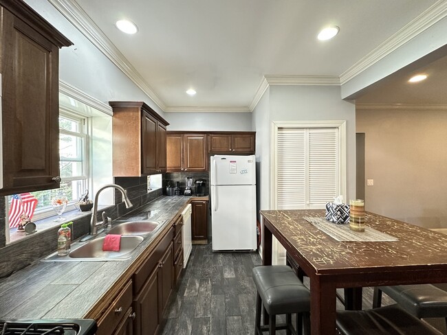 6424 N Magnolia Ave unit G07C, Chicago, IL 60626 - photo 5