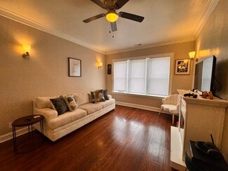 2833 W 66th St Unit 2, Chicago, IL 60629