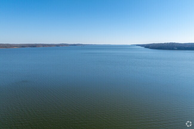 Kentucky Lake is a beautiful place to spend time near Mayfield.