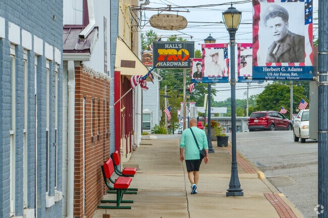 Market Street is Felicity's main strip with restaurants and retail shops to explore.
