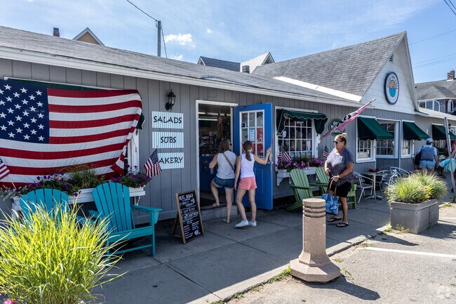 Bay View shops and cafés bustle through the summer season.