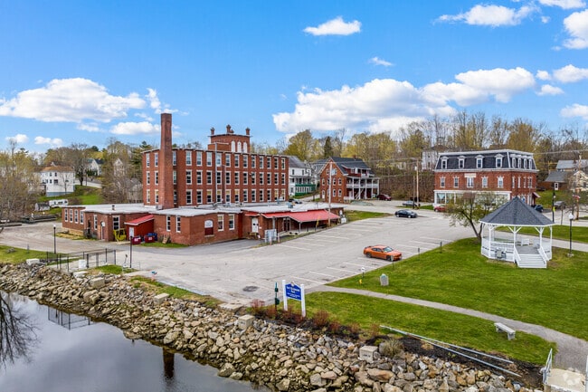 Photo of the Seawicks Candle Company and the Fort Richmond Park in Richmond, Maine