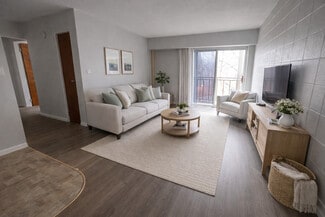 1340 Hillcrest Dr, Cuyahoga Falls, OH 44221