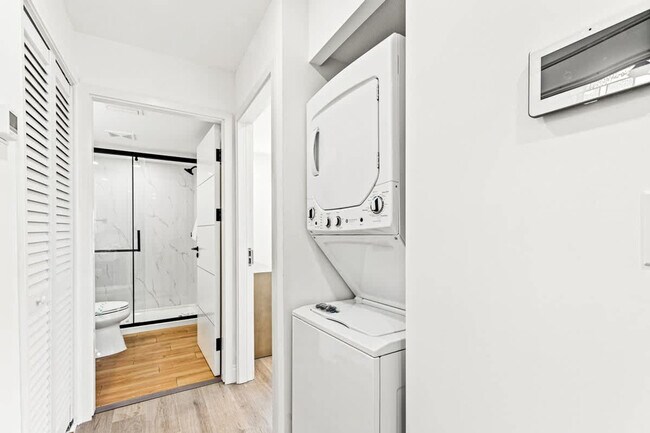 8115 Thomas Dr unit FL2-ID1355036P, Panama City, FL 32408 - photo 6