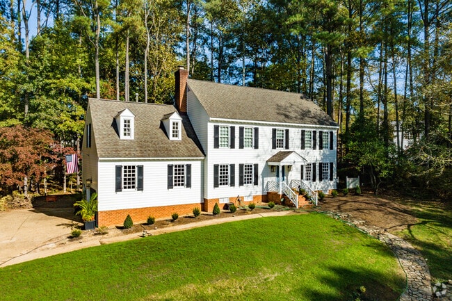 Walnut Hills showcases modern design while protecting the colonial frame and lush surroundings.