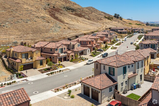 The homes that are closest to the South Hills Open Space in Margarita are Tuscan in design.