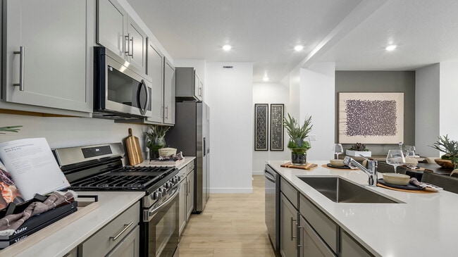 1562 W Bright Eyes Ln, Saratoga Springs, UT 84045 - photo 3