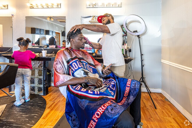 Near Saint Anthony, The Palms Barbershop provides top-notch hair care.