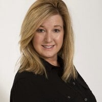 Beth Santos