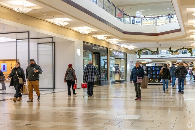 The Orland Square Mall provides Silver Lake North with numerous shopping options.