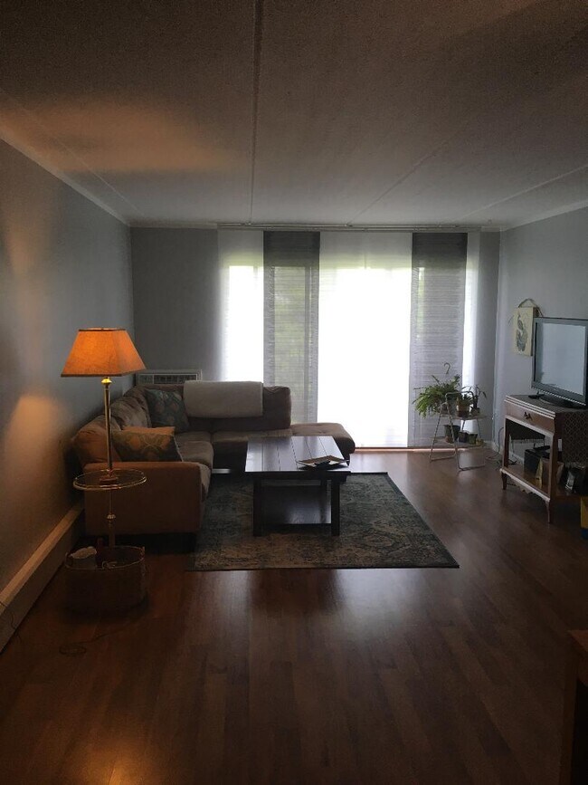 5125 Blodgett Ave Unit . 315, Downers Grove, IL 60515