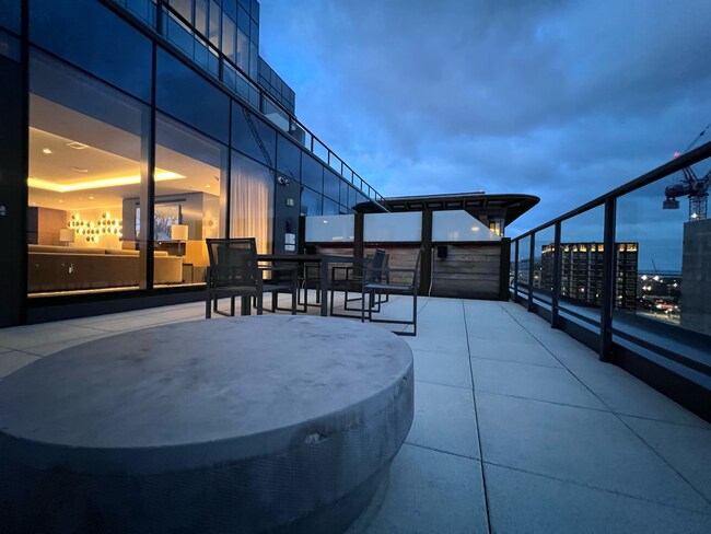 EchelonSeaport Towers 1 & 2 unit 512, Boston, MA 02210 - photo 4