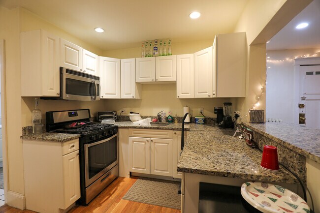 61 Egmont St, Brookline, MA 02446 - photo 2