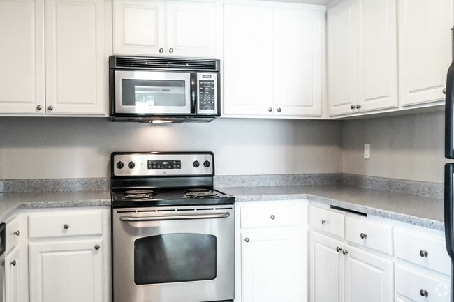 3BR, 2.5BA - 1426 SF